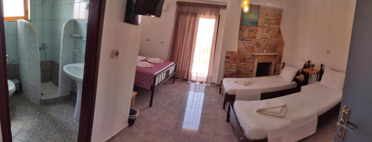 John'S Guesthouse Ksamil Exterior photo