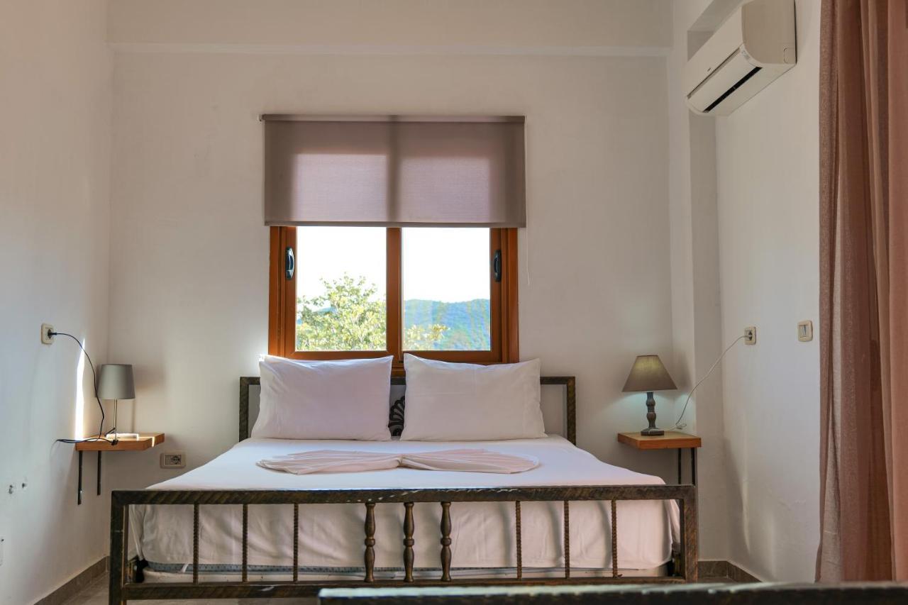 John'S Guesthouse Ksamil Exterior photo