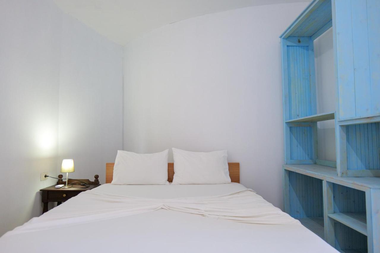 John'S Guesthouse Ksamil Exterior photo