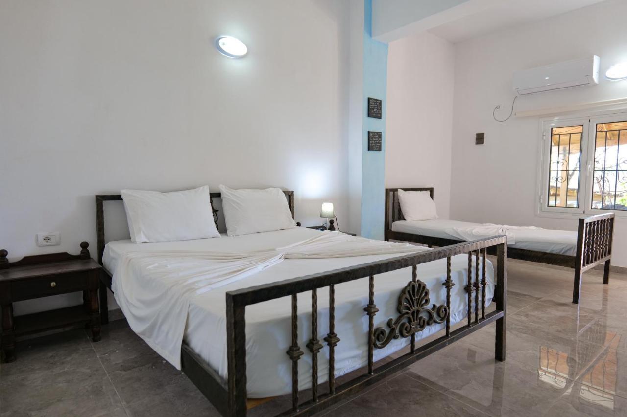 John'S Guesthouse Ksamil Exterior photo